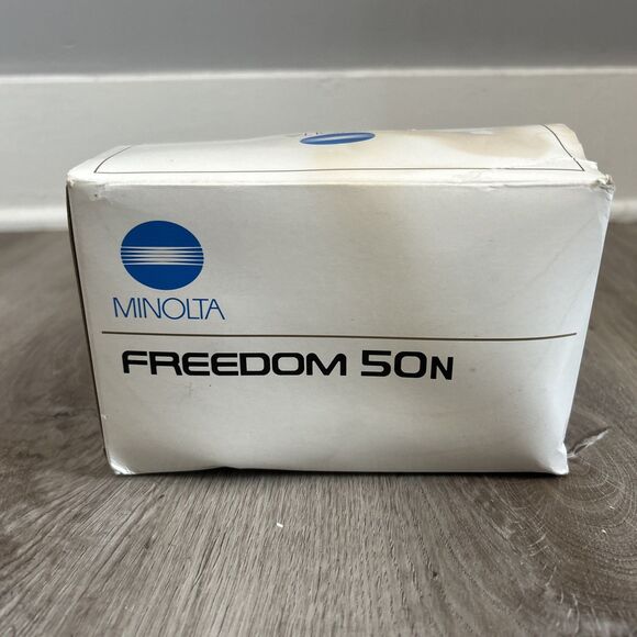 Minolta Freedom 50n 35mm Auto Point and Shoot Film Camera Black VTG NEW - Picture 1 of 8